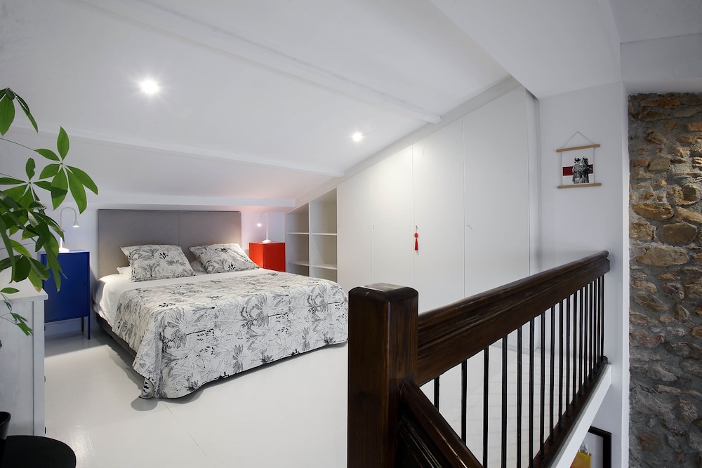 Signature Apartment, Annex Building photo 2