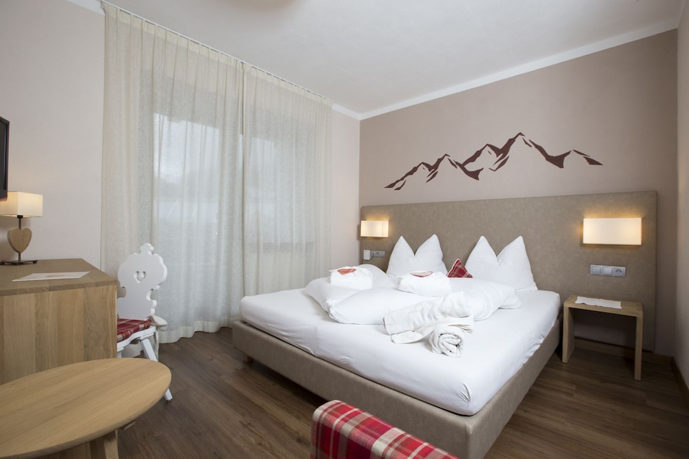 Basic Double Room, Balcony photo 2