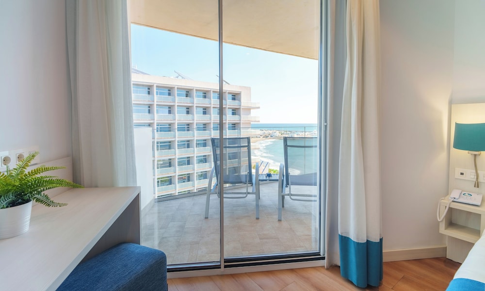 Premium Double Room, Partial Sea View (2 Adults) photo 2