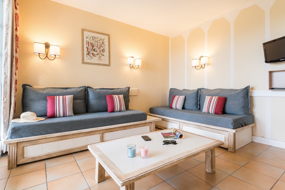 Apartment 6 people - 1 bedroom + 1 sleeping alcove - Terrace or balcony
