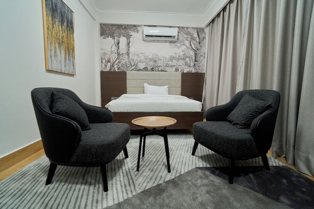 Deluxe Suite, Balcony, City View