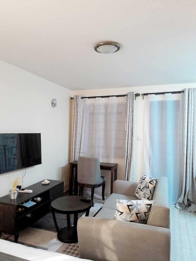 Deluxe Studio Suite, City View