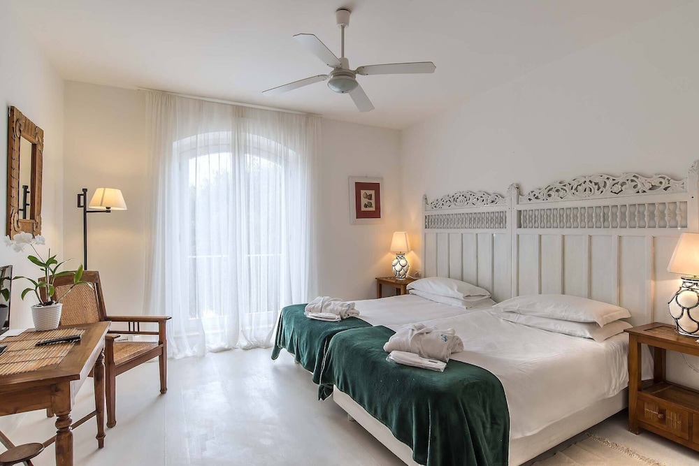 Junior Suite, 2 Bedrooms, Lake View - Photo 1