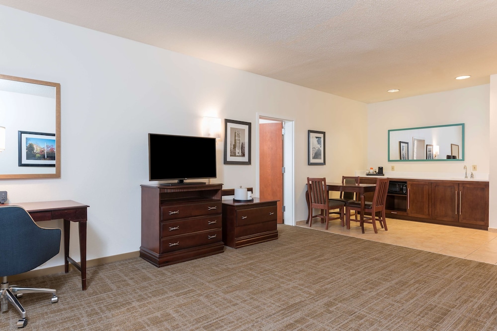 Suite, 1 King Bed with Sofa bed, Non Smoking - Photo 1
