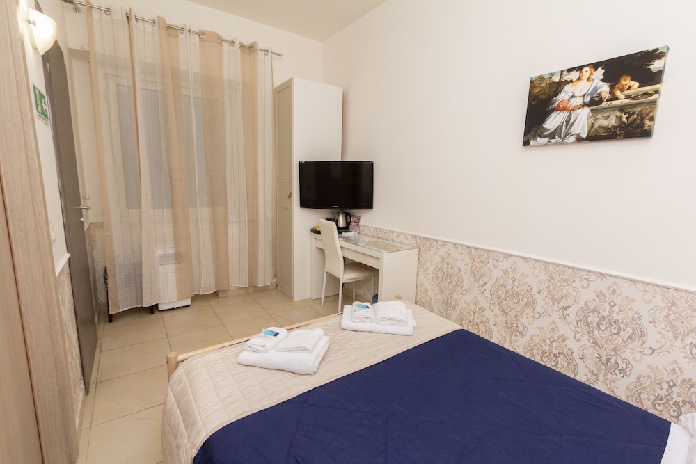 Standard Room photo 3