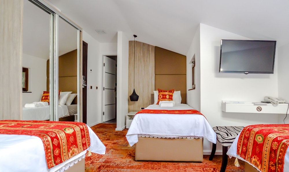 Deluxe Triple Room, Mountainside