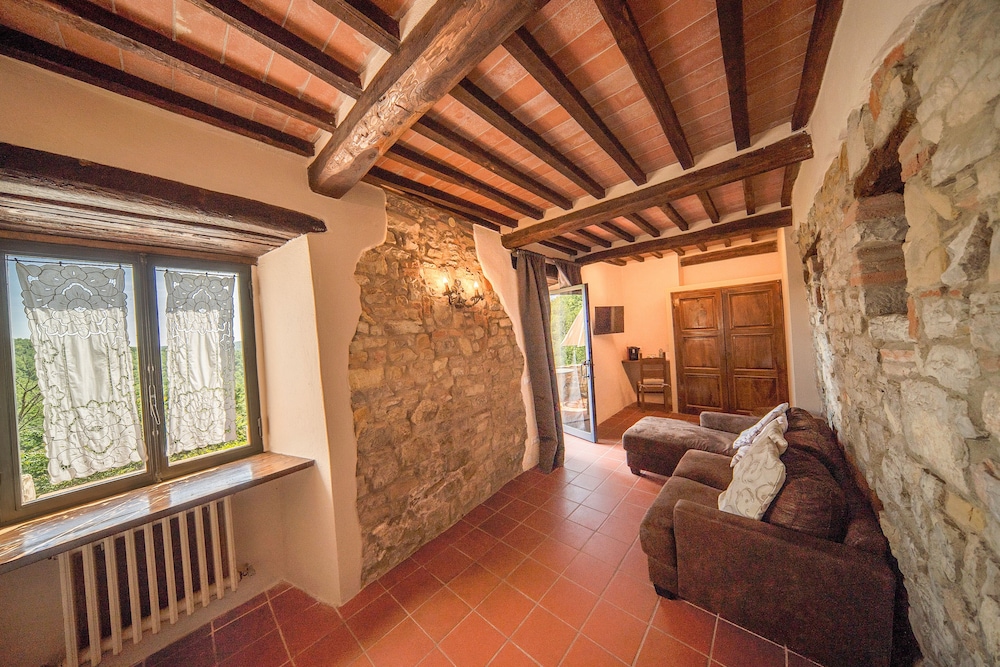 Borgo Junior Suite private garden/Terrace - Photo 6