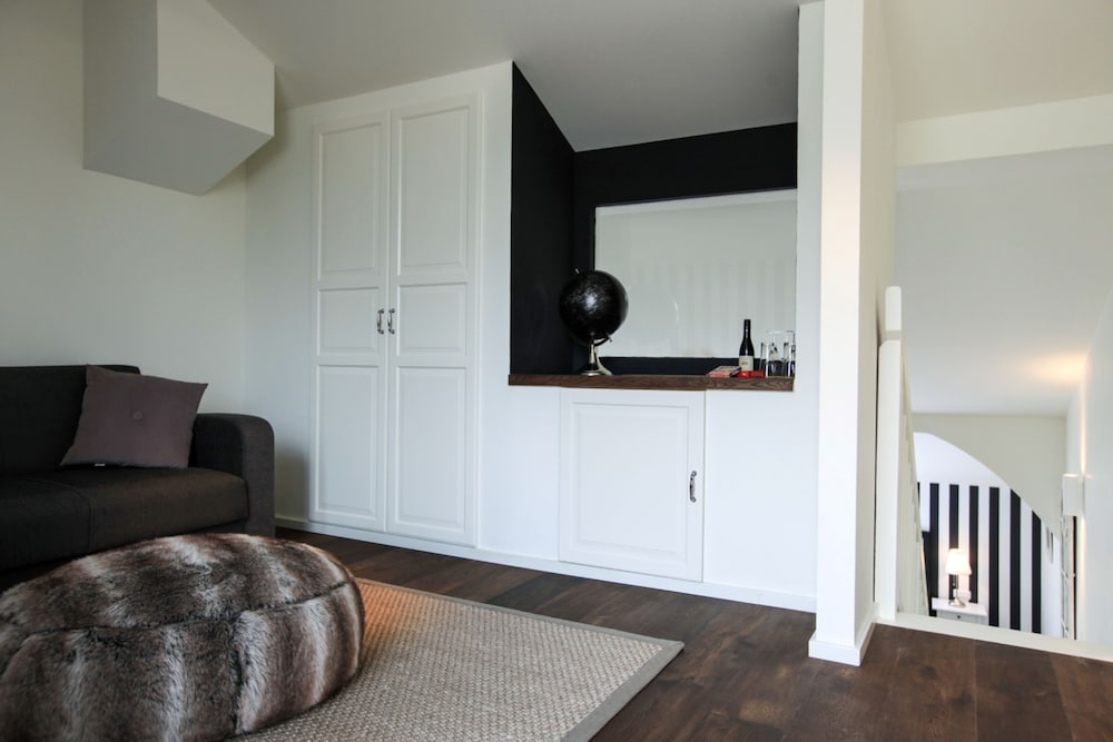 Suite - Photo 4