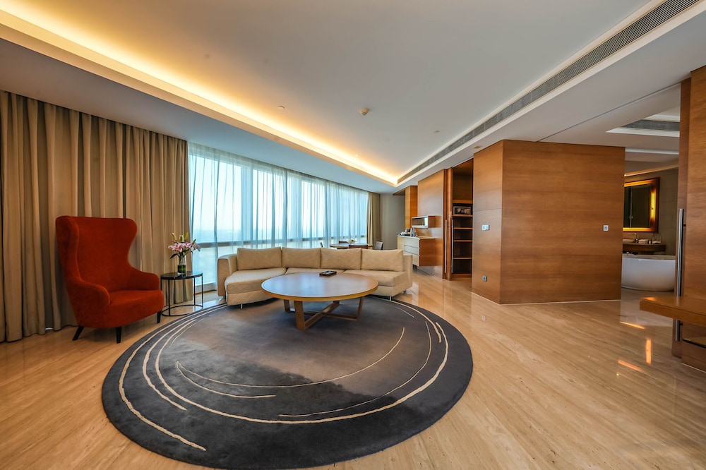Executive Suite, 1 Bedroom - Photo 3