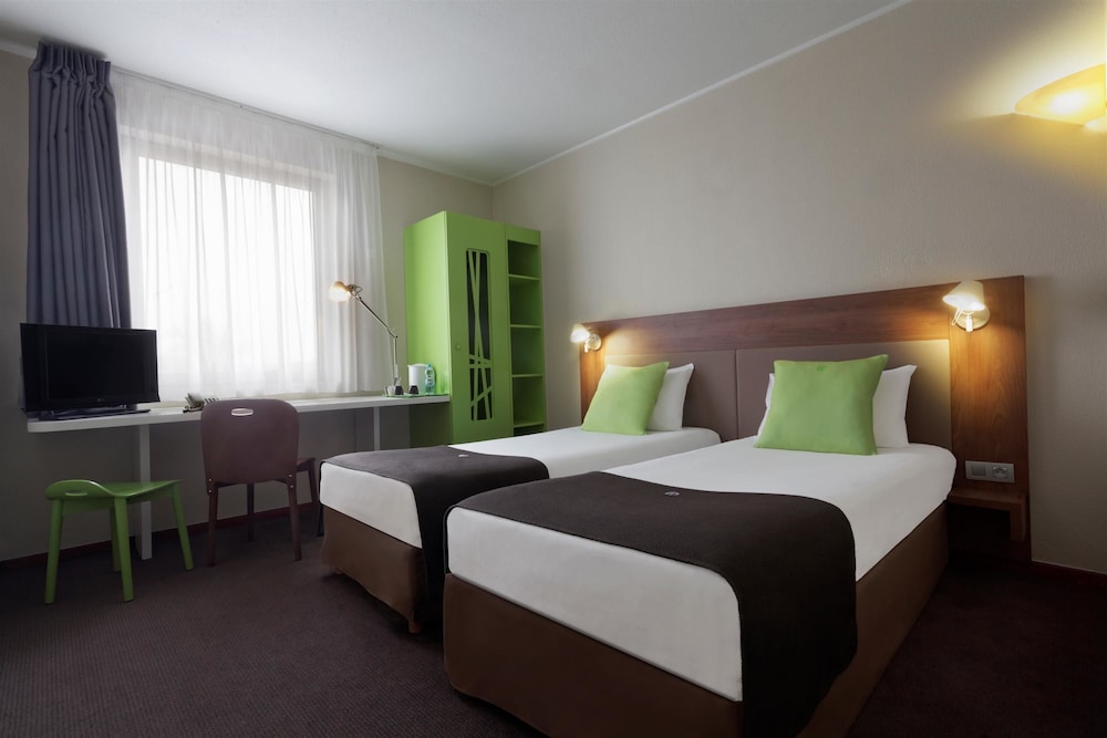 Standard Room, Multiple Beds photo 3
