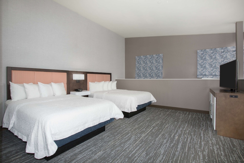 Standard Room with King Bed