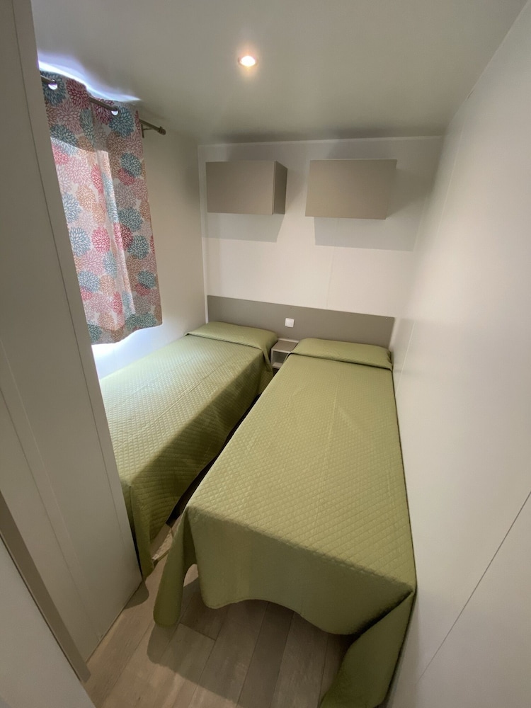 Comfort Mobile Home, 2 Bedrooms photo 2