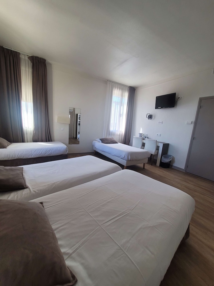 Standard Room, 2 Twin Beds - Photo 71
