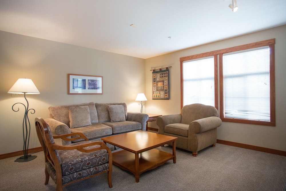 Condo, 2 Bedrooms photo 2
