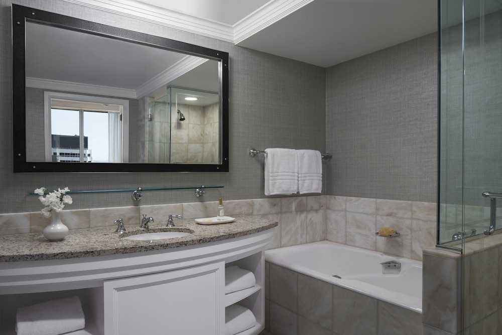 Suite, 1 King Bed with Sofa bed, Accessible - Photo 11