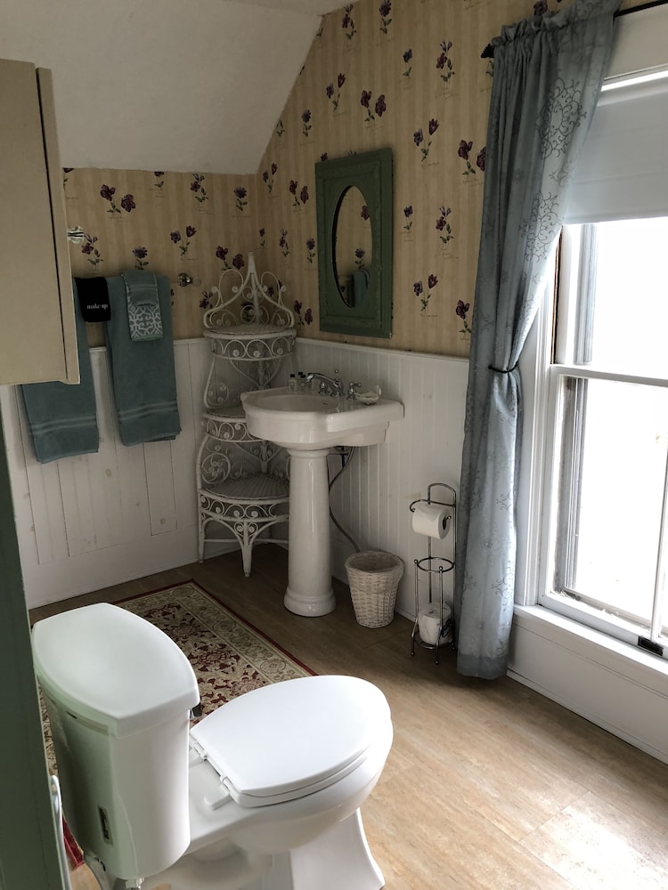 Family Double Room, Ensuite, Garden View (Doc Robinson Room) photo 3