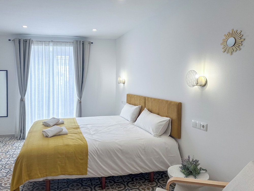 Deluxe Double or Twin Room, Balcony photo 2