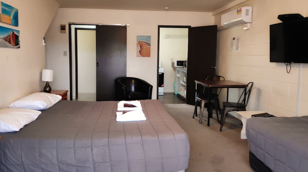 Economy Studio Suite photo 1