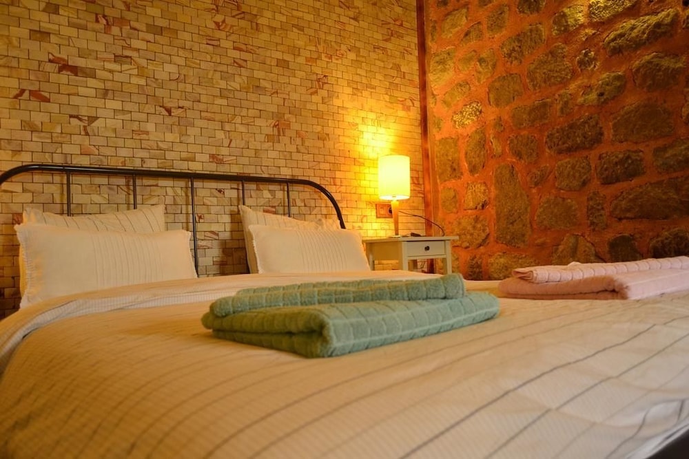 Deluxe Double Room (with Fan)