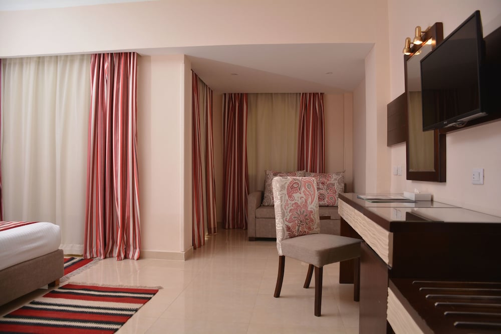 Premium Triple Room, Pool View