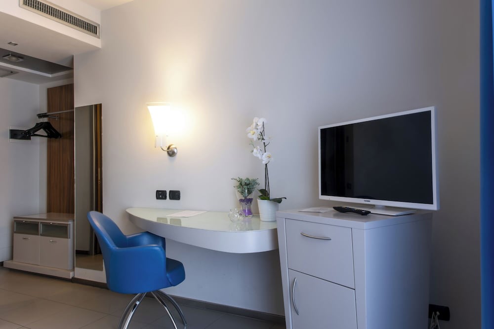 Superior Double or Twin Room - Photo 2