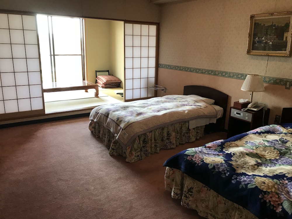 Japanese Western Style Room - Photo 1