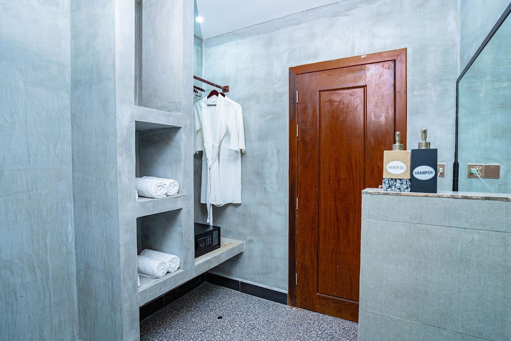Luxury Twin Room - Photo 16