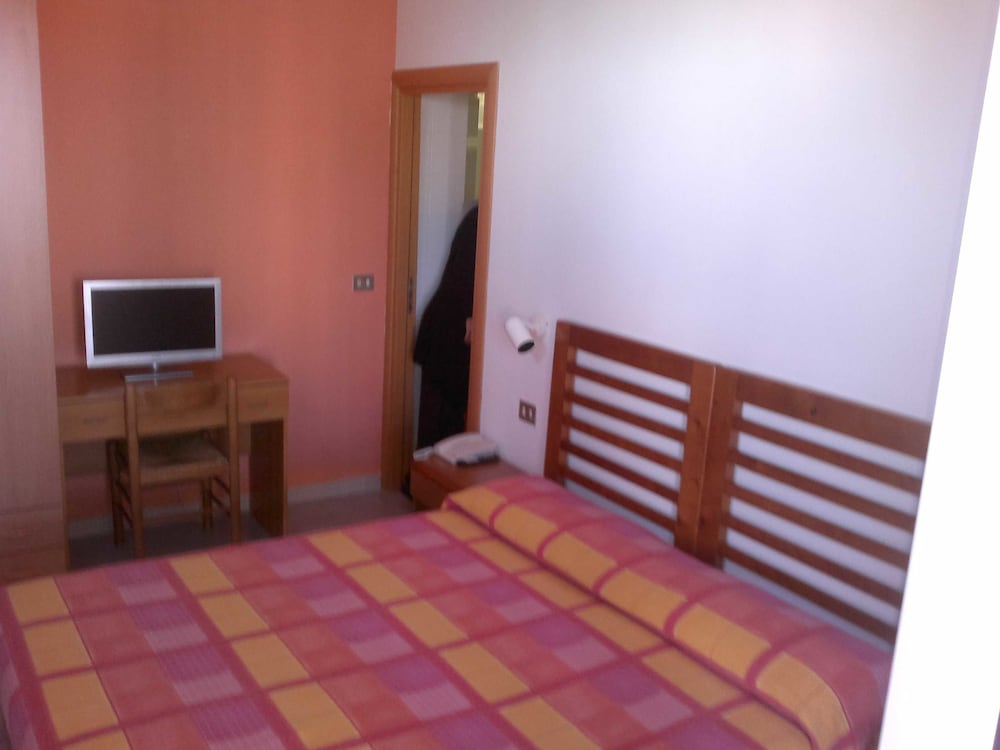 Standard Double Room, Garden View