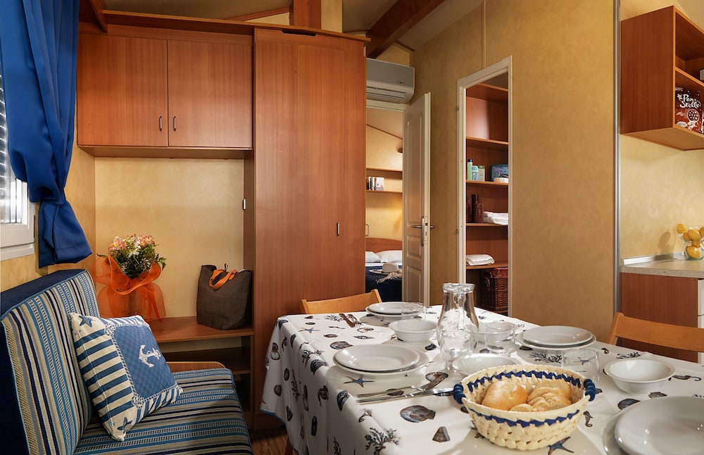 Superior Mobile Home, 2 Bedrooms photo 2
