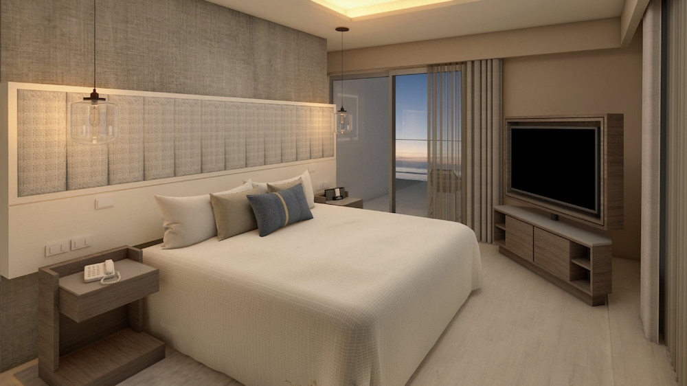 Chairman Beach Walkout Swim Out Suite Diamond Club