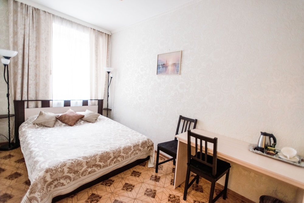 Standard Double Room (With Shared Kitchen)