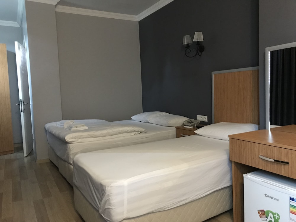 Standard Triple Room photo 2