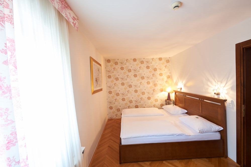 Family Apartment - Photo 5