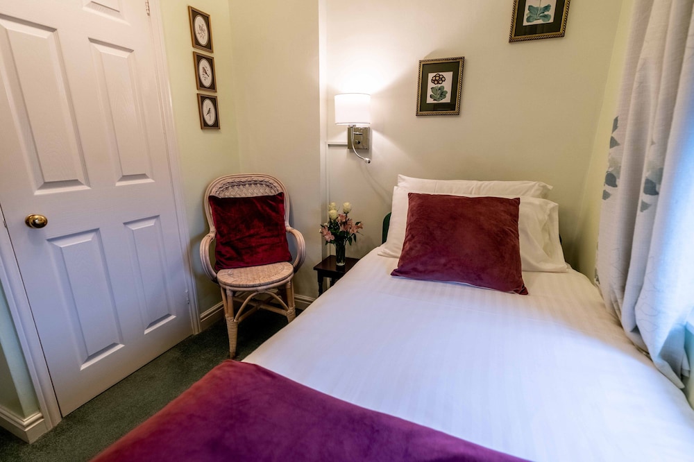Standard Single Room, Ensuite photo 2