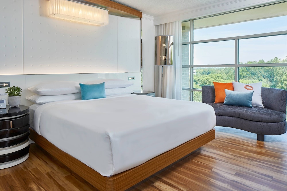 Room, 1 King Bed - Photo 2