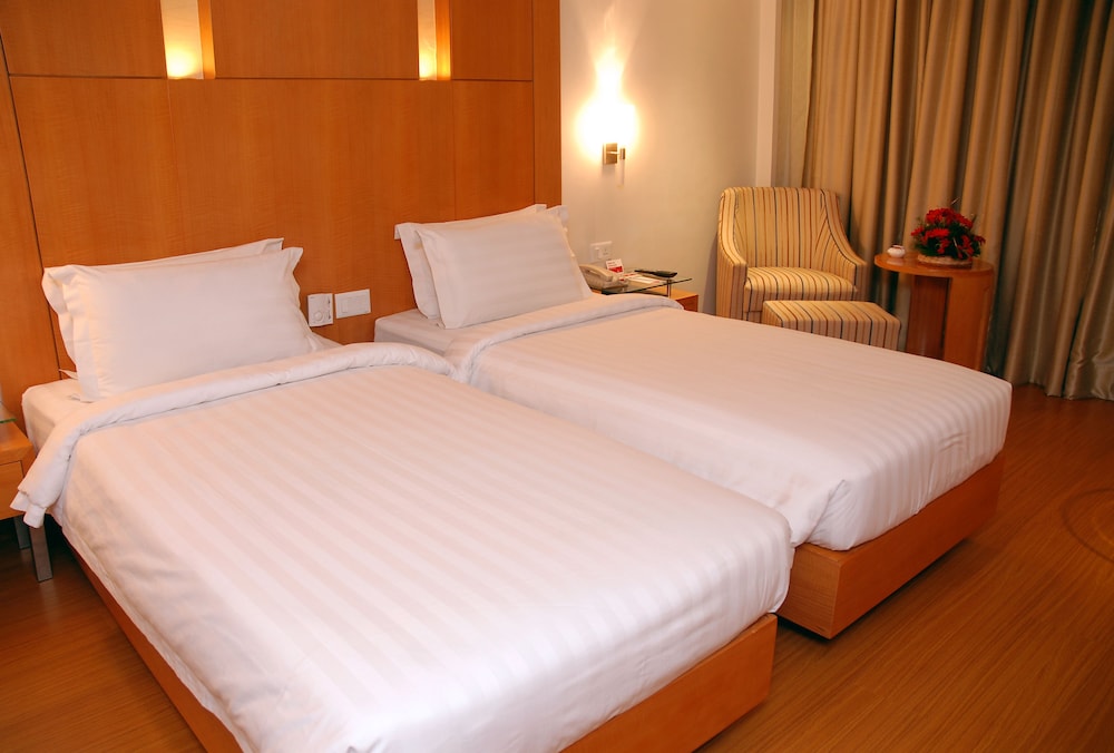 Twin Beds Deluxe Room (NON SMOKING) - Photo 2