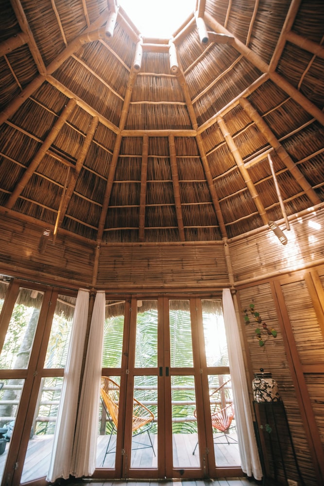 Romantic Cabin, Garden View photo 2
