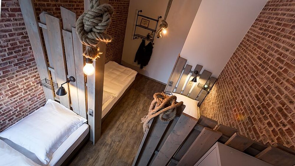 Shared Dormitory, Mixed Dorm, Shared Bathroom (1 bed in a 3-bed dormitory) photo 3