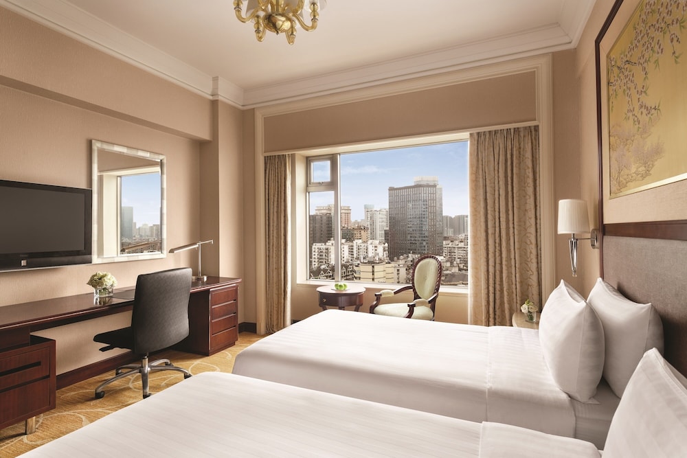 Deluxe Room Twin - Photo 1