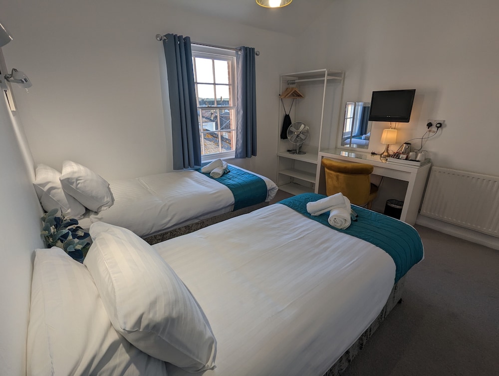 Standard Twin Room - Photo 3