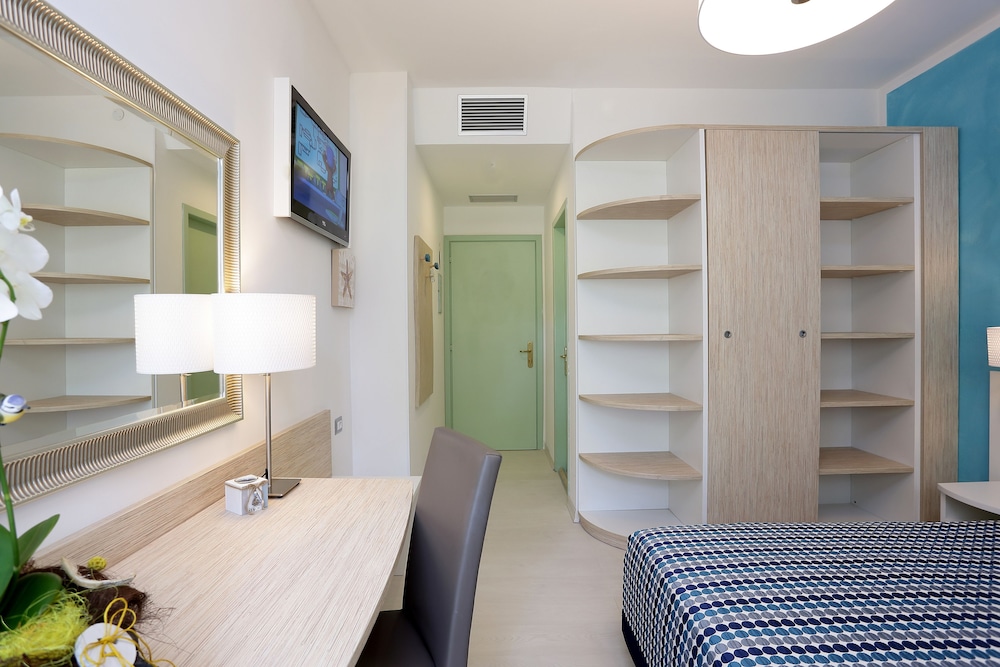 Standard Double Room photo 2