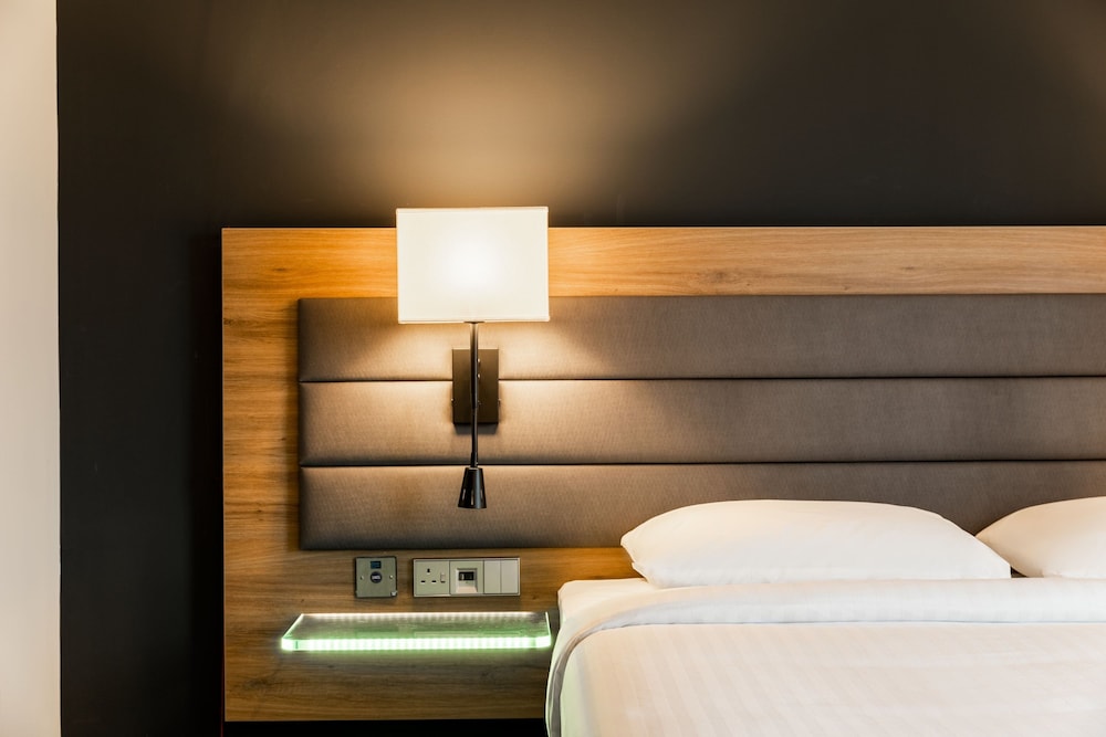 Room, 1 Queen Bed - Photo 6
