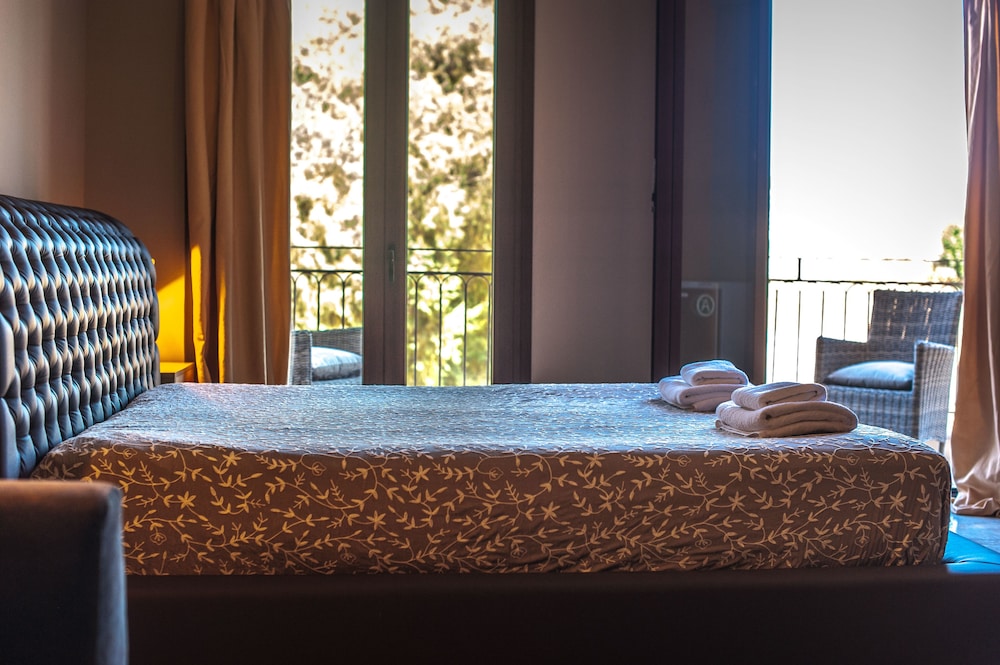 Triple Room, Balcony photo 3