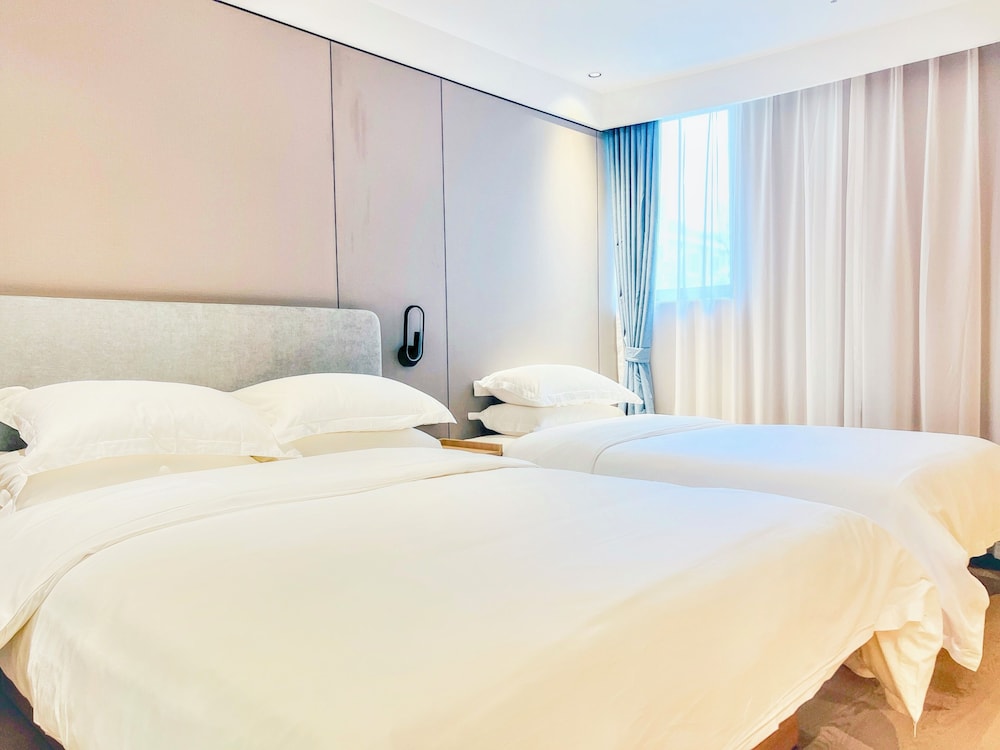 Superior Queen Room with Two Queen Beds