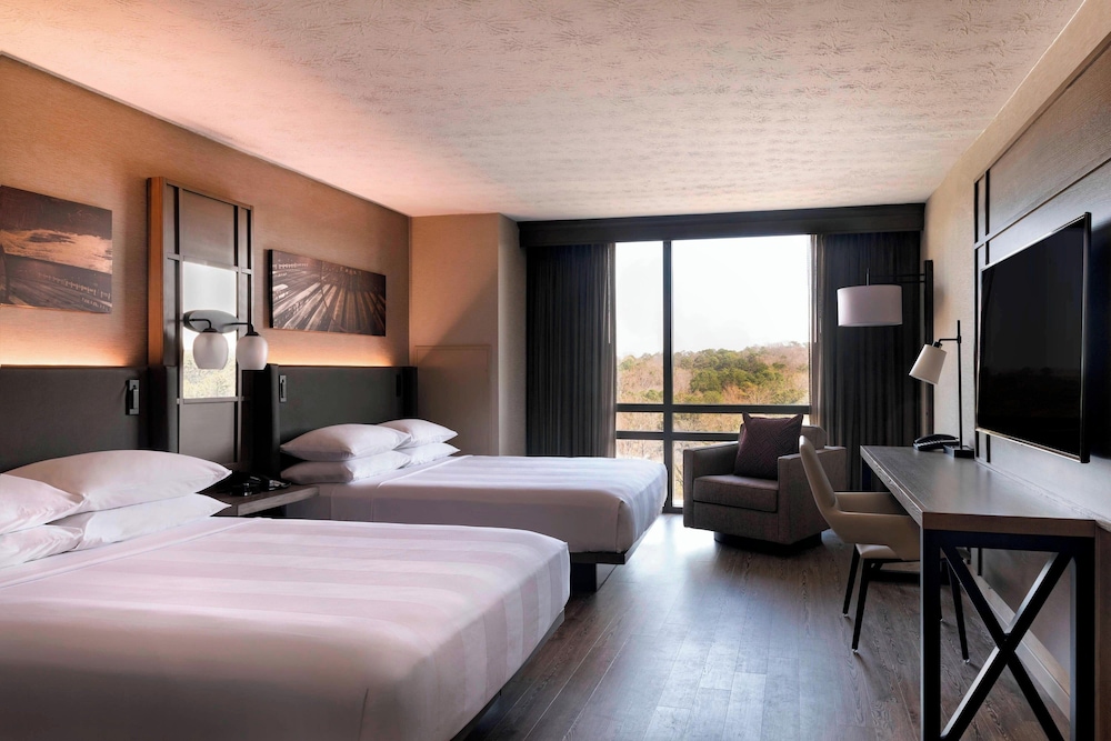 Club Room, 2 Queen Beds - Photo 1