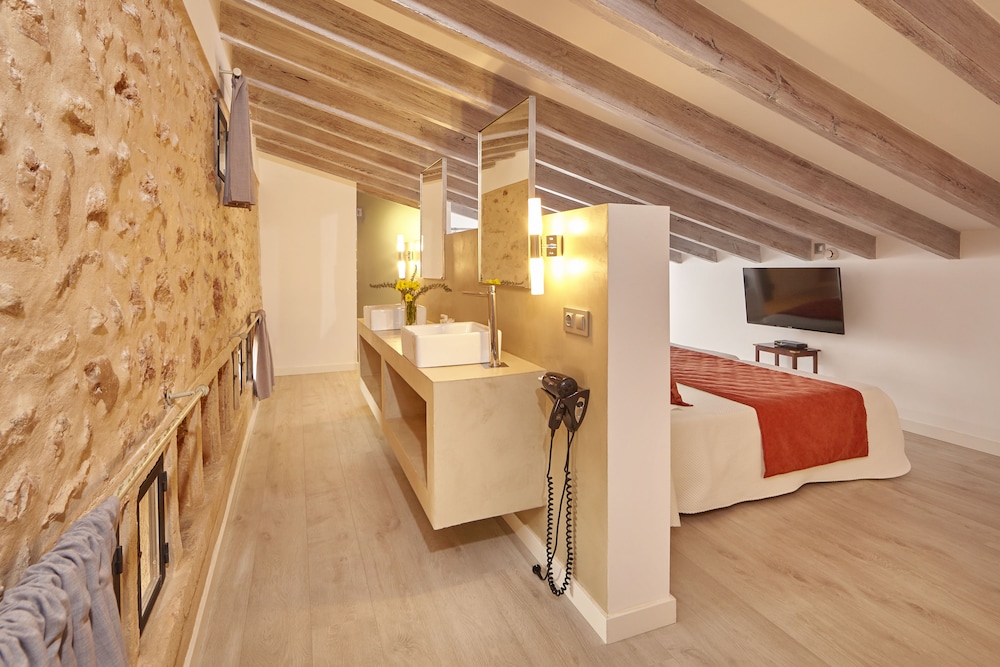 Standard Room photo 2