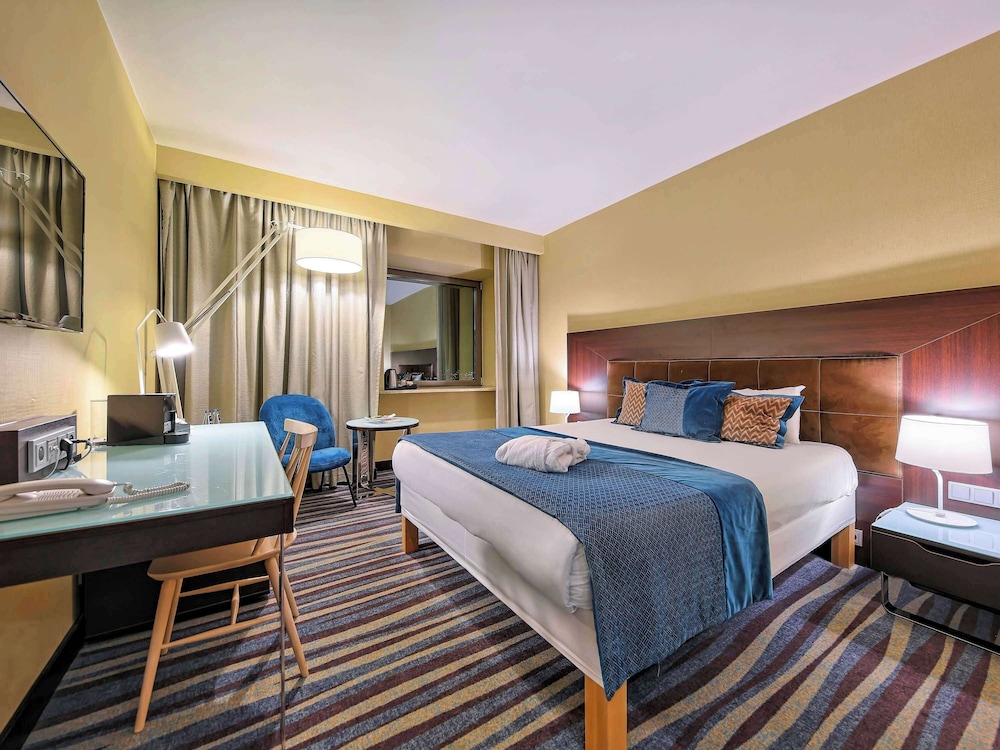 Standard Room, Multiple Beds - Photo 7