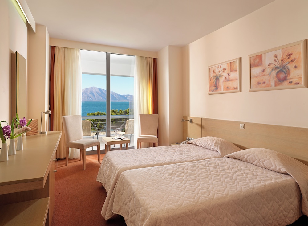 Double Room (extra child bed)