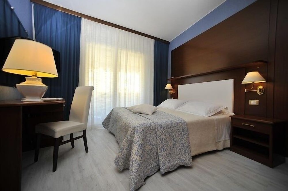 Standard Room, Balcony (no view - beach access included)