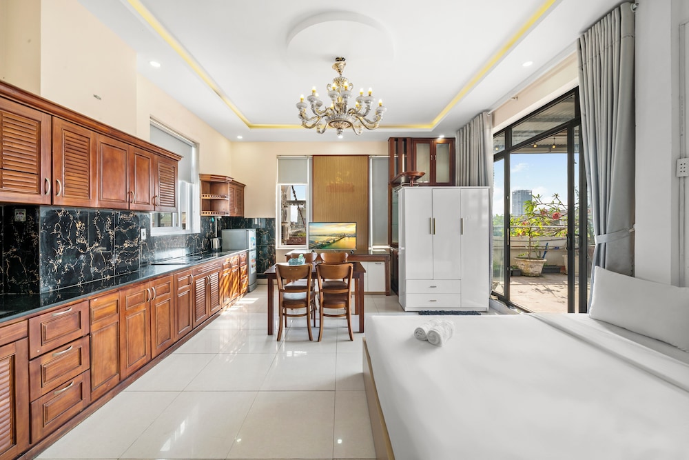 Family Room, City View